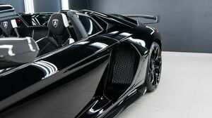 Aventador SVJ Roadster Nero