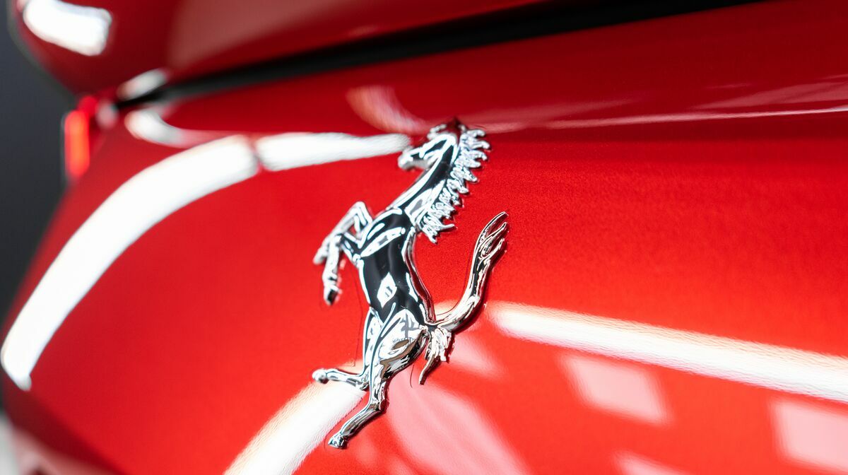 812 Superfast Rosso Magma 