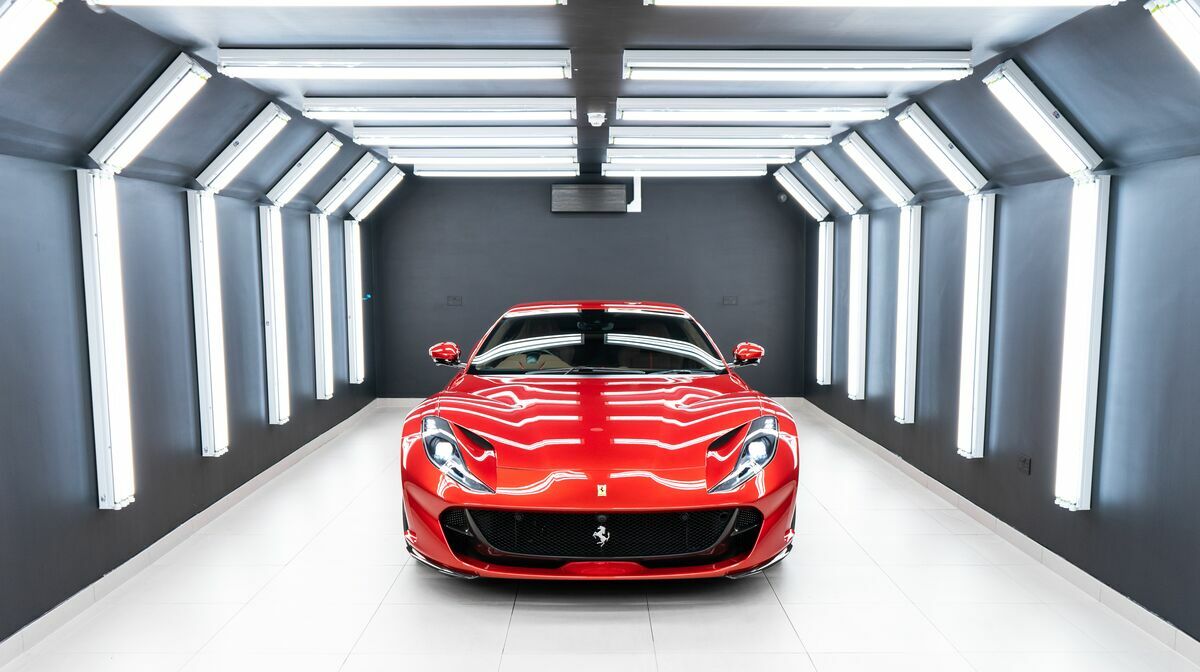 812 Superfast Rosso Magma 