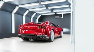 812 GTS Rosso Maranello