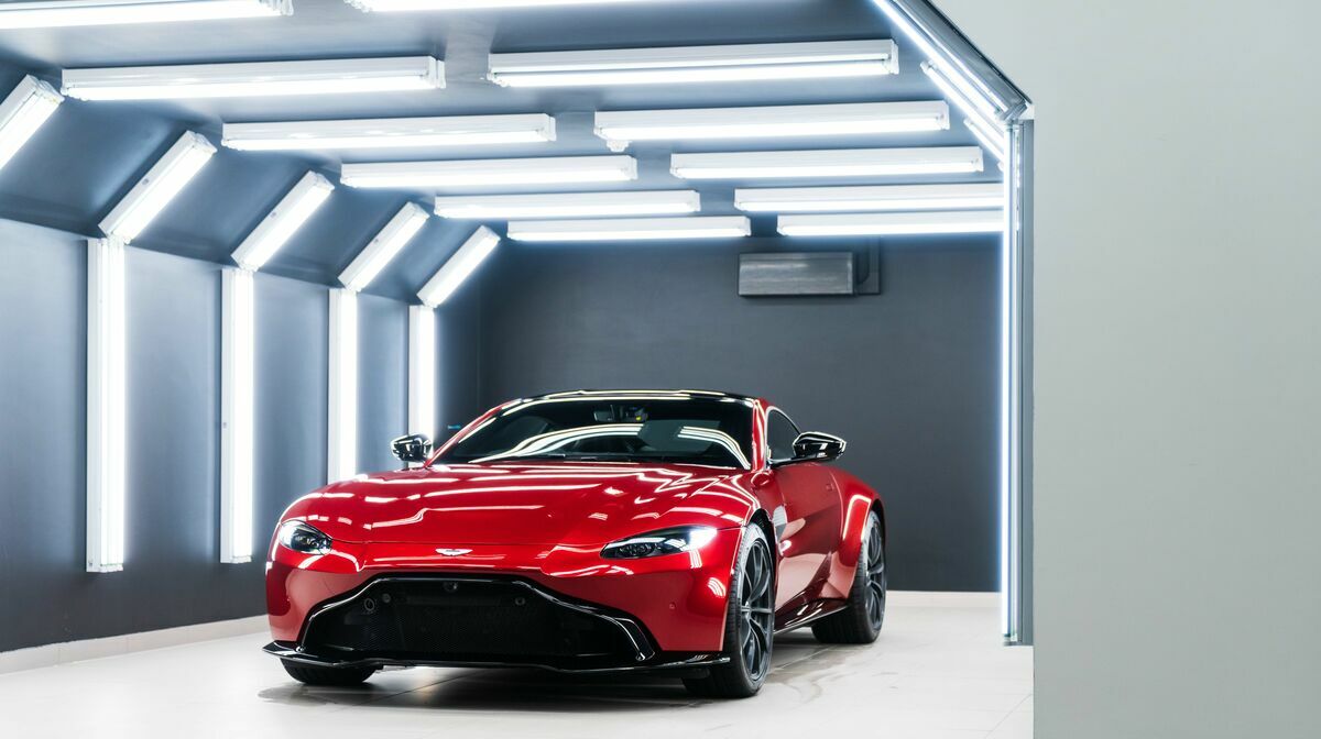 V8 Vantage Volcano Red