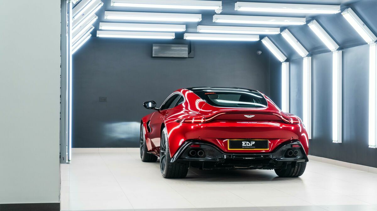 V8 Vantage Volcano Red