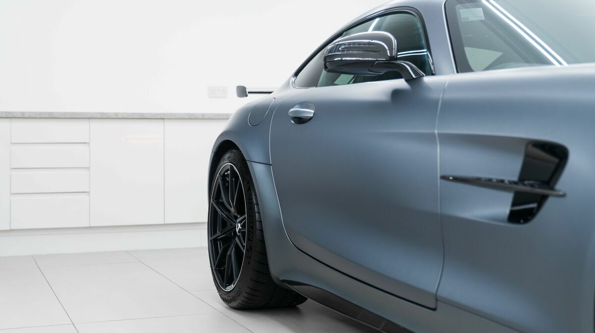 AMG GTR Designo Selenite Grey Magno
