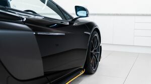 675LT Onyx Black