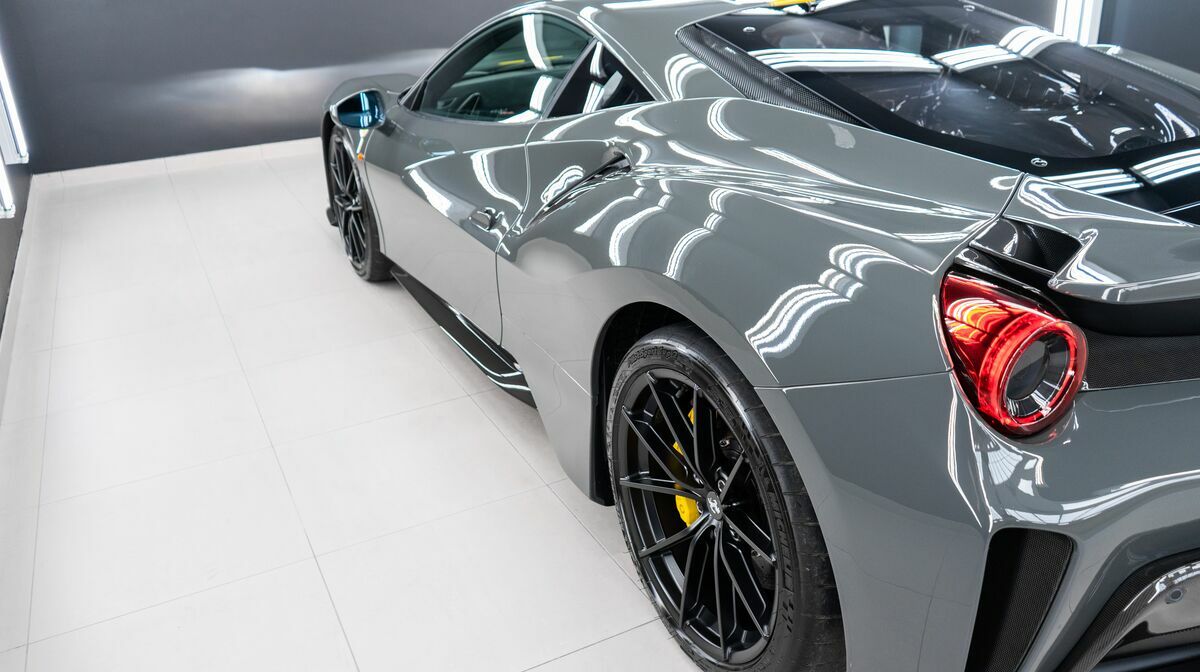 488 Pista Grigio Scuro