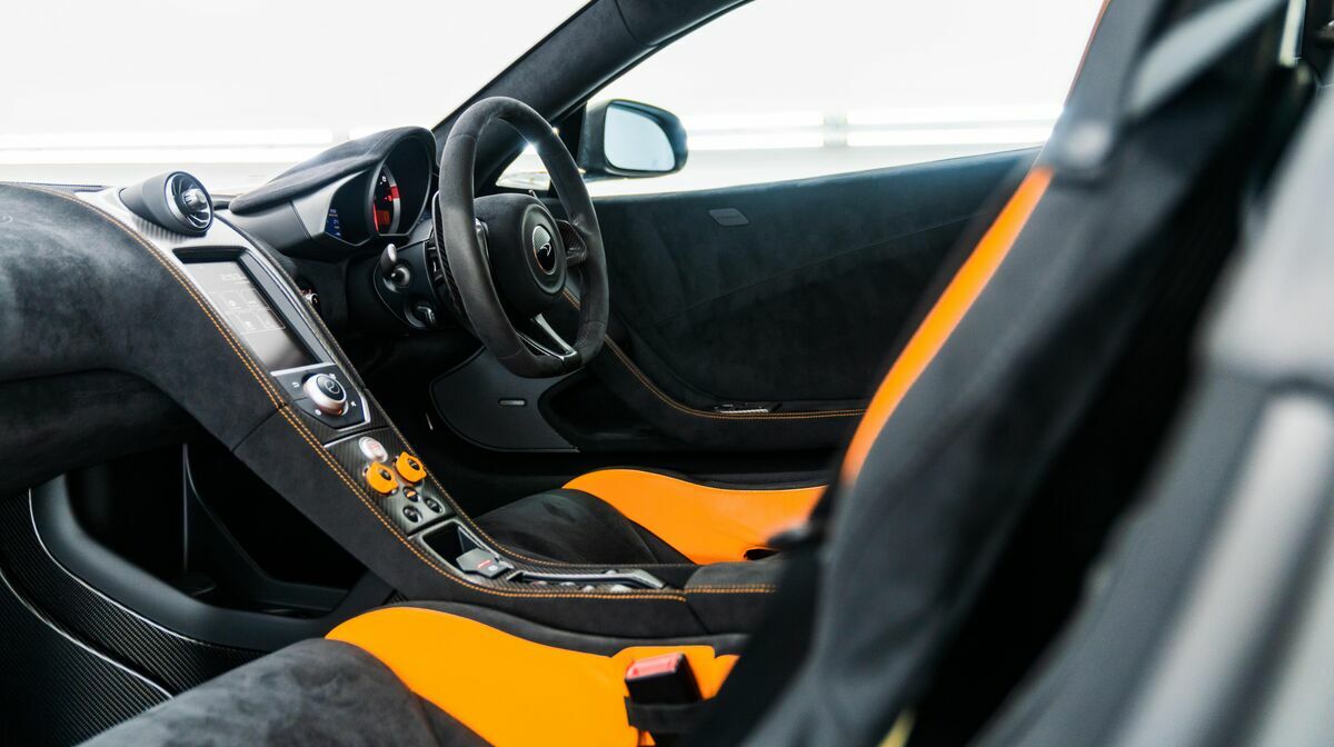 675LT Onyx Black