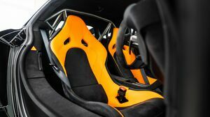 675LT Onyx Black