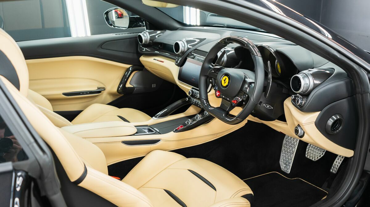 GTC4 Lusso Nero Daytona
