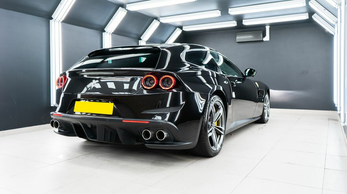 GTC4 Lusso Nero Daytona