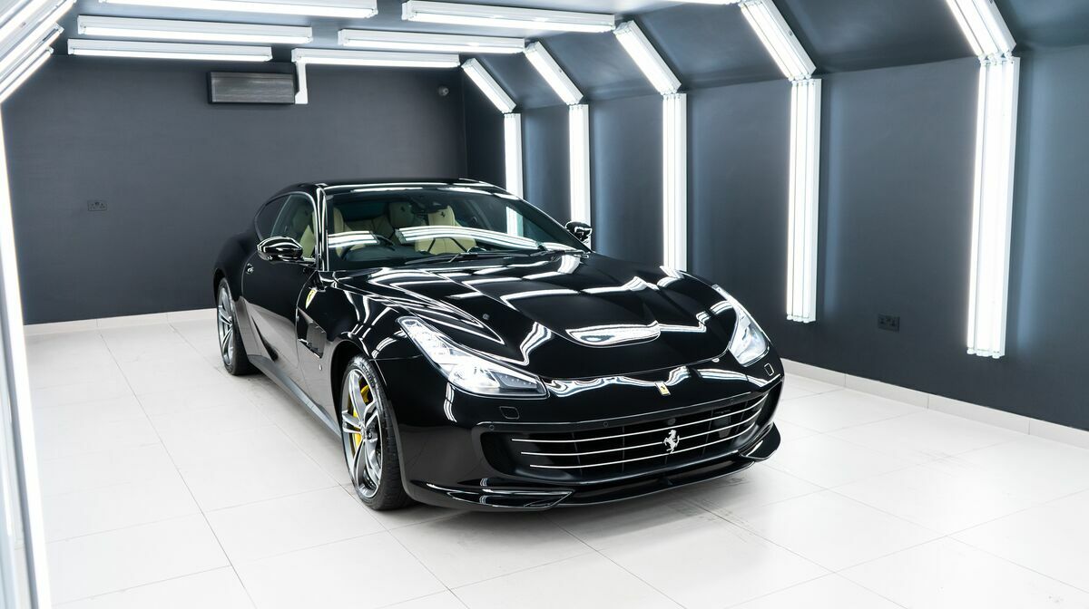 GTC4 Lusso Nero Daytona