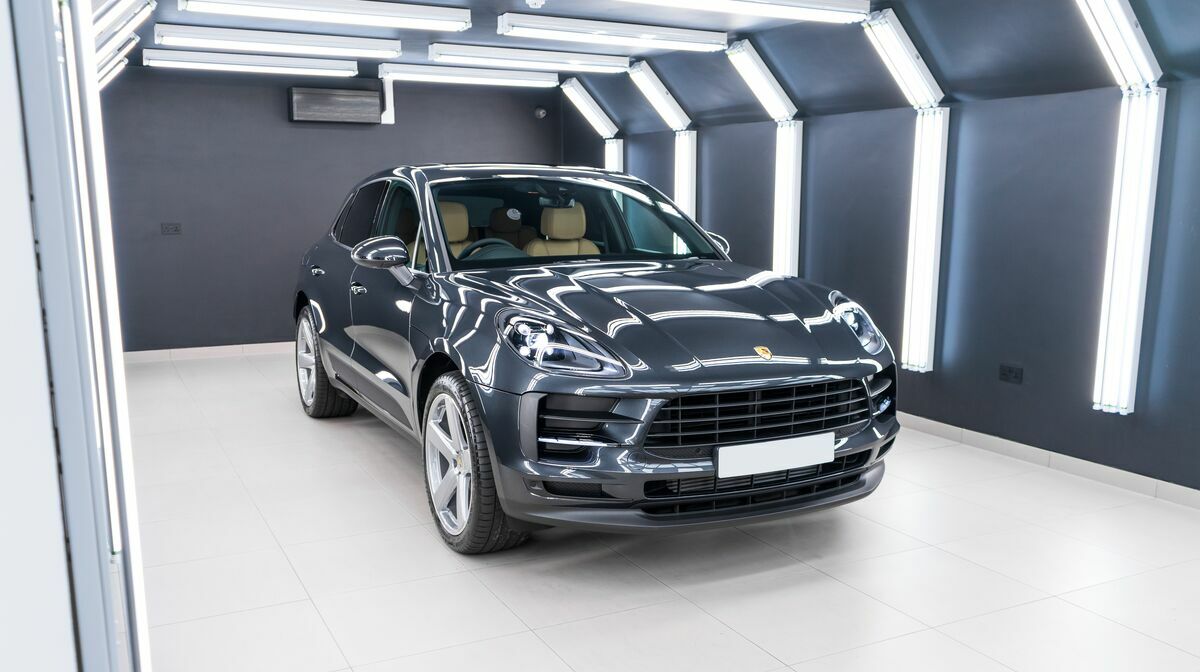 Macan Volcano Grey Metallic