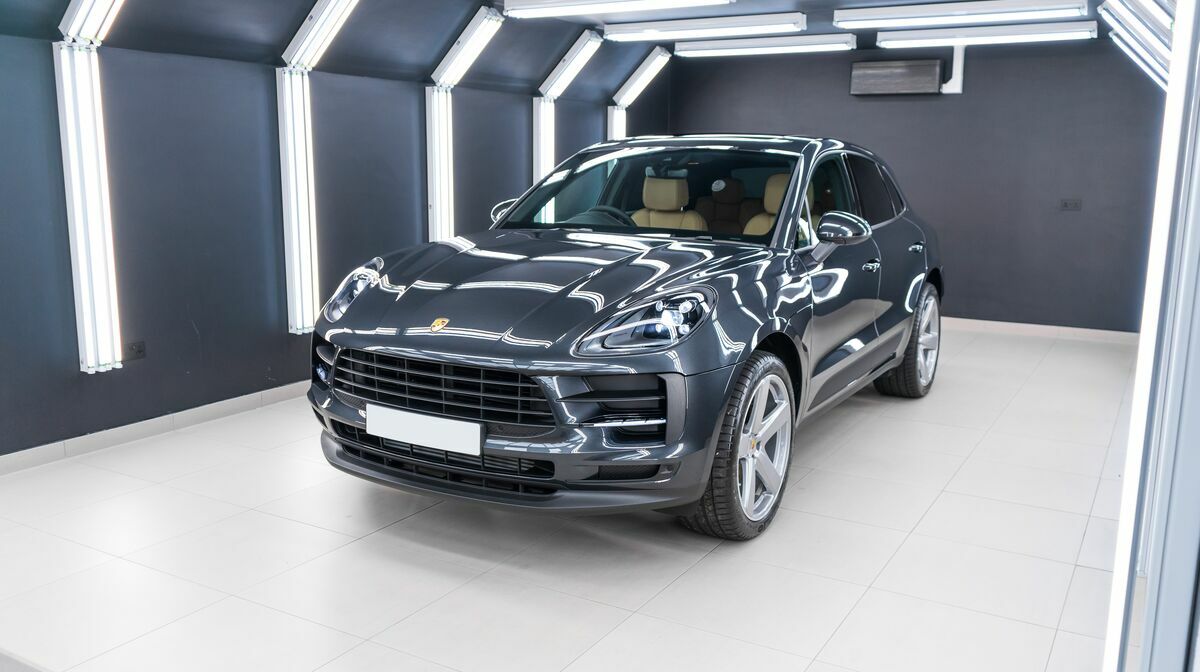 Macan Volcano Grey Metallic
