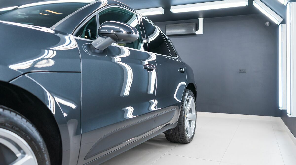 Macan Volcano Grey Metallic