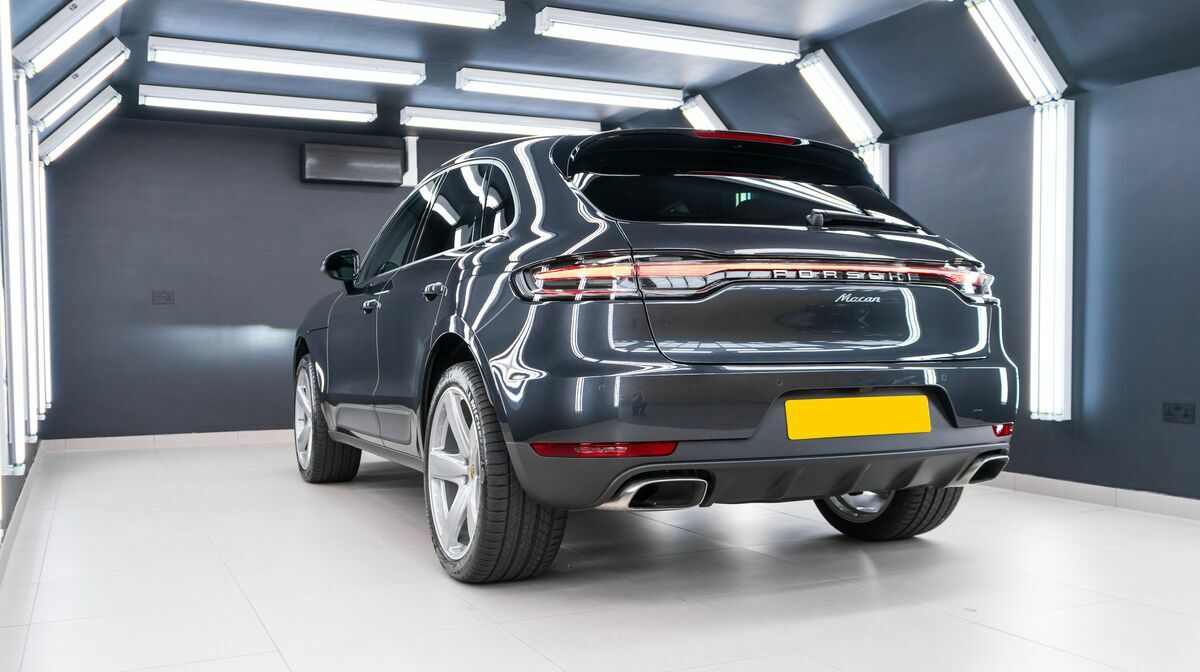 Macan Volcano Grey Metallic
