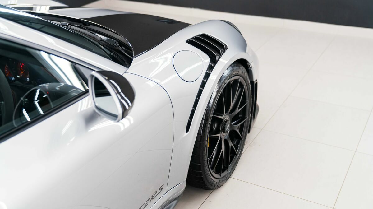 991.2 GT2RS Weissach GT Silver III