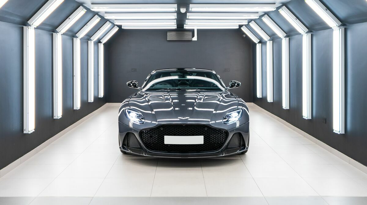 DBS Superleggera Xenon Grey