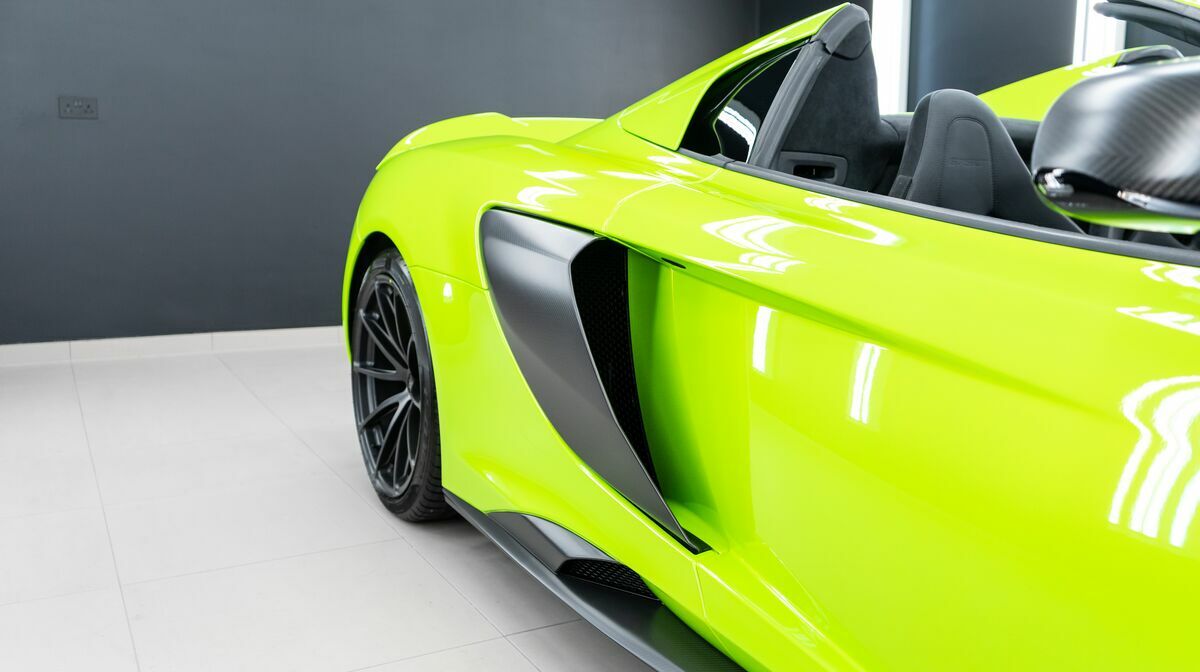 675LT Spider Napier Green