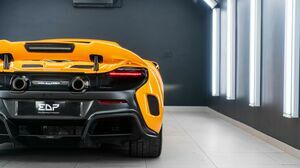 675LT McLaren Orange