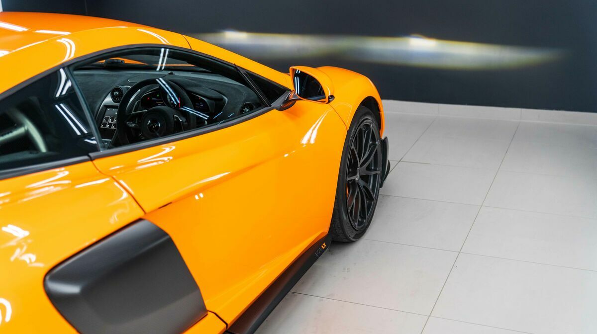 675LT McLaren Orange