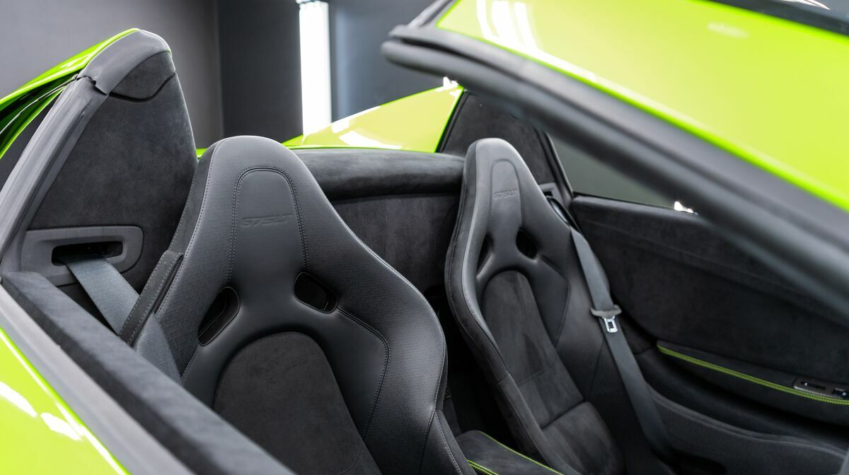 675LT Spider Napier Green