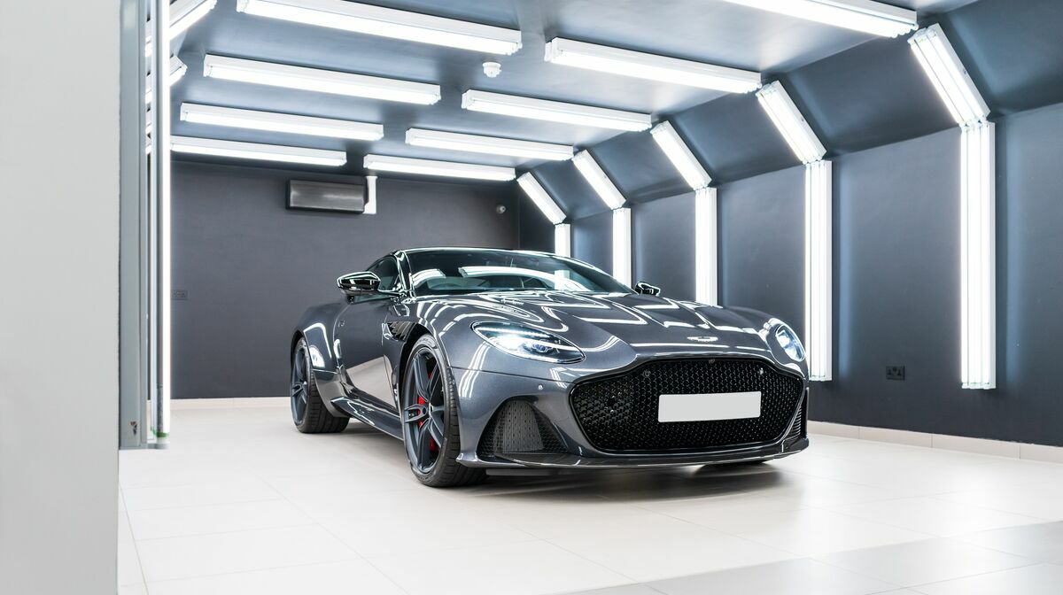 DBS Superleggera Xenon Grey