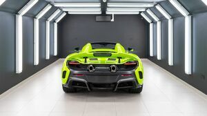 675LT Spider Napier Green