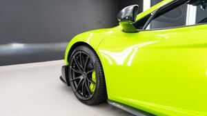 675LT Spider Napier Green