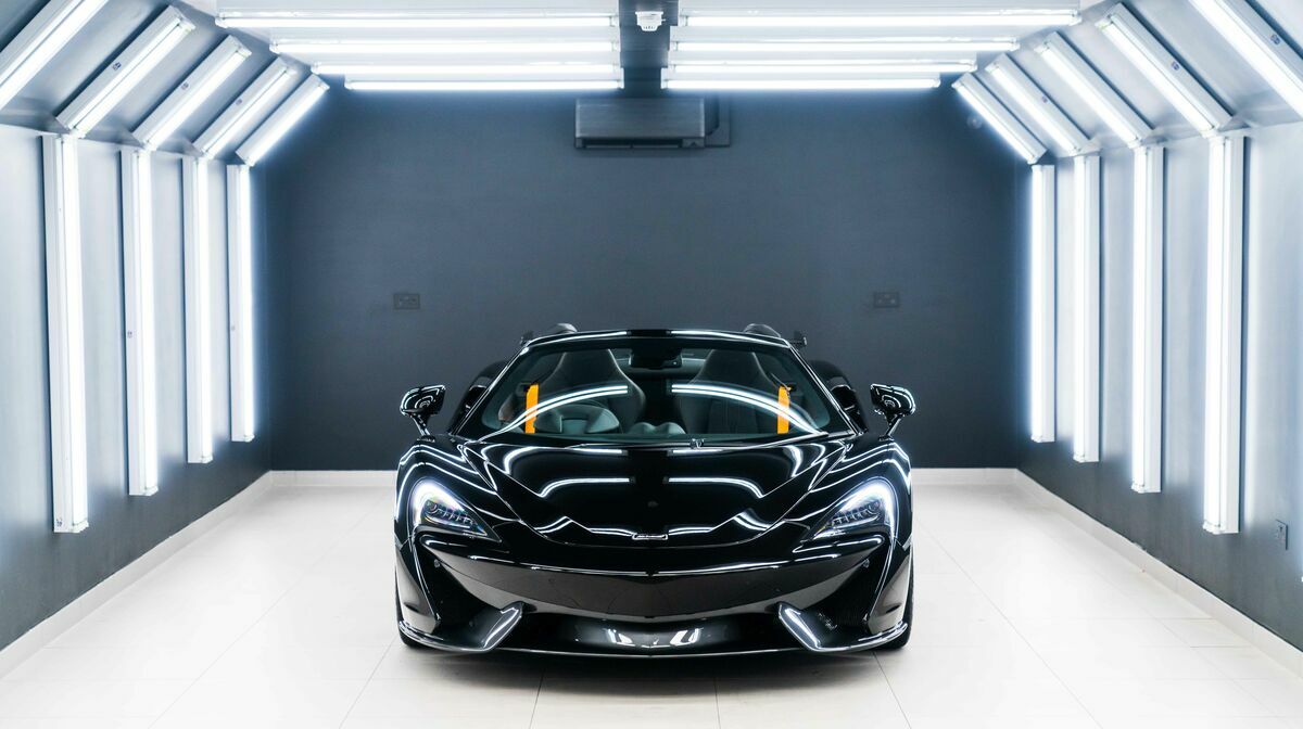 570S Spider Onyx Black