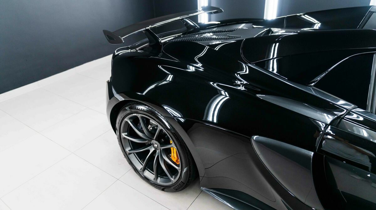 570S Spider Onyx Black