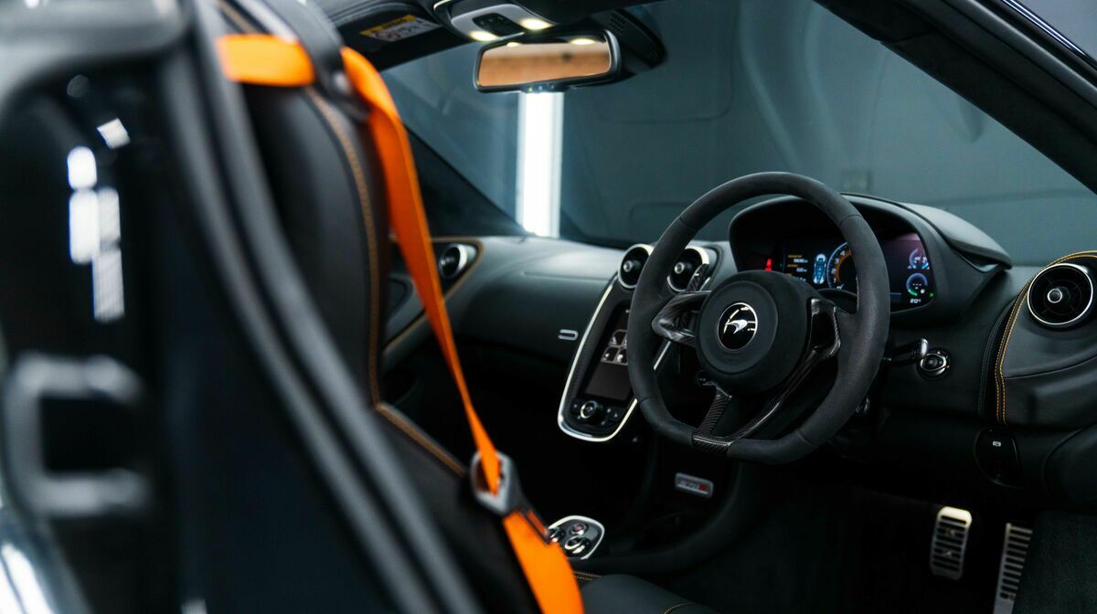 570S Spider Onyx Black