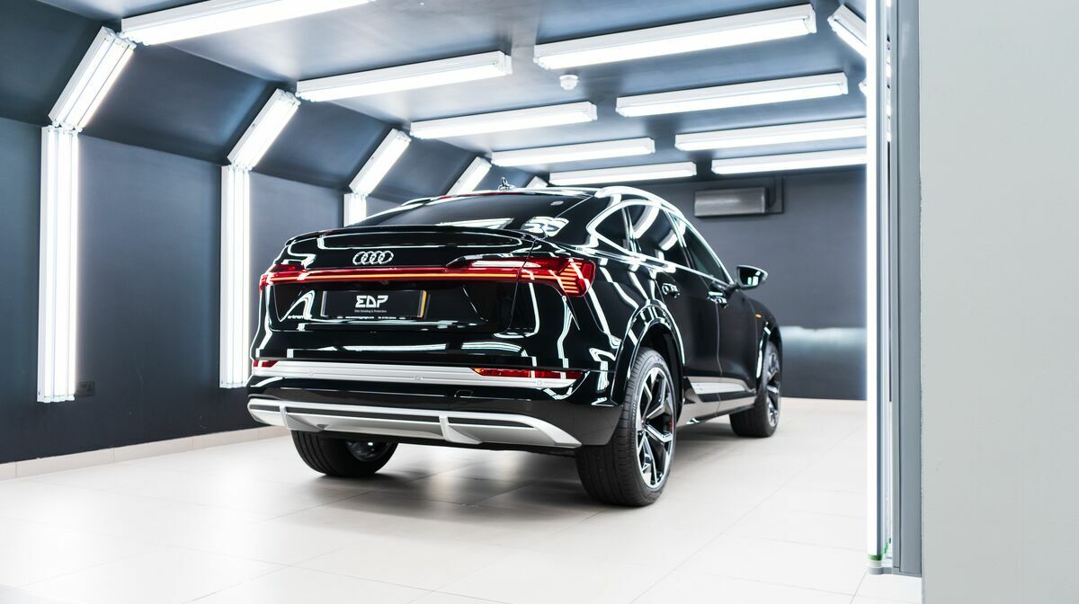 E-Tron Black
