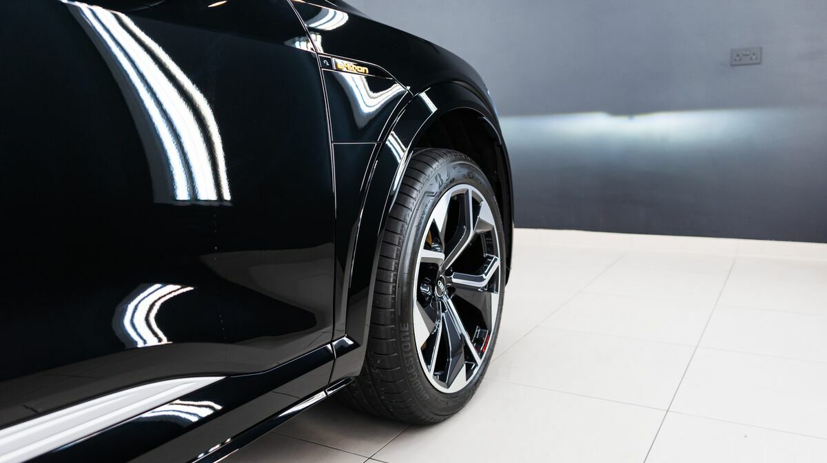 E-Tron Black