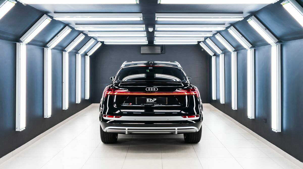 E-Tron Black