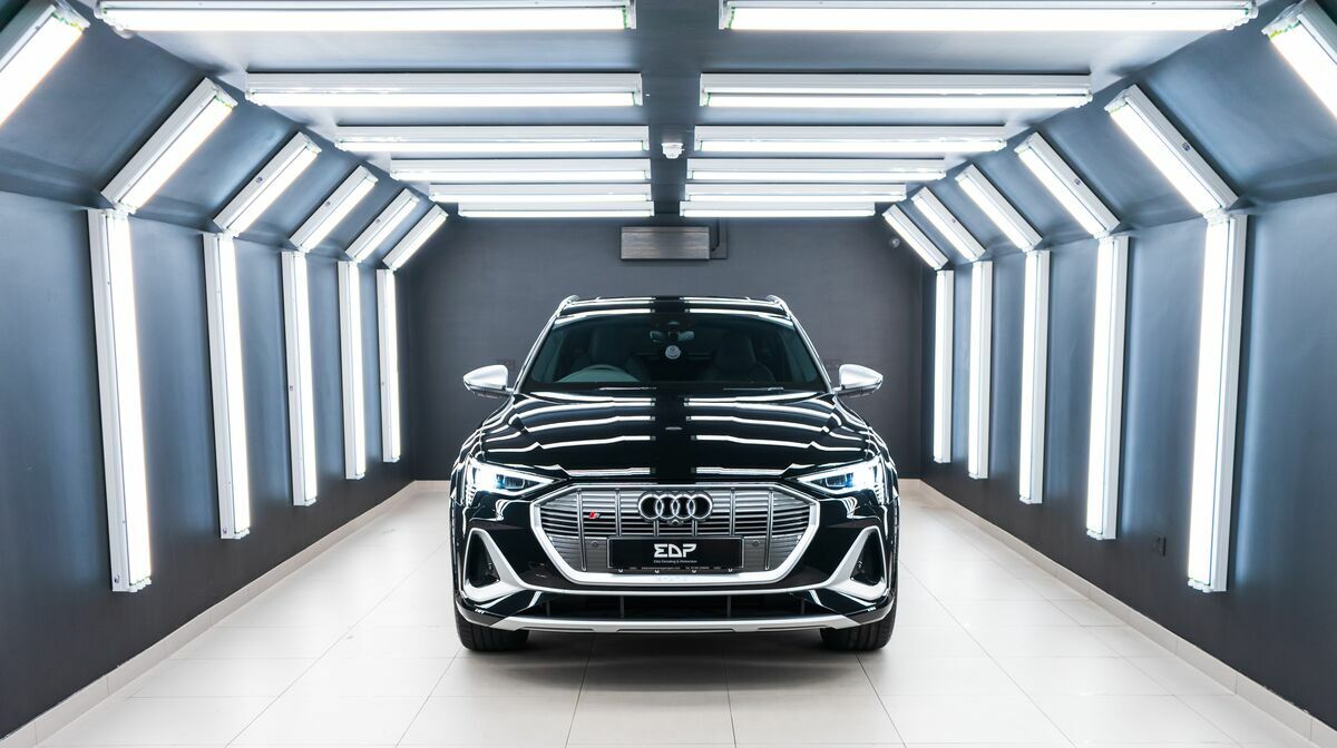 E-Tron Black