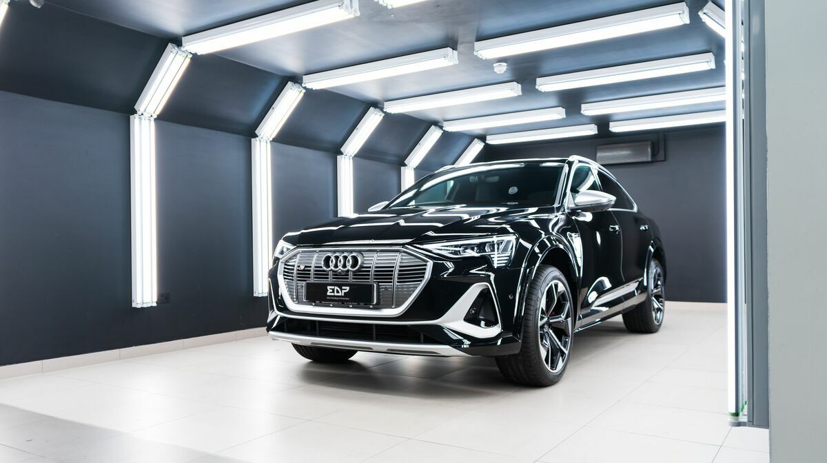E-Tron Black
