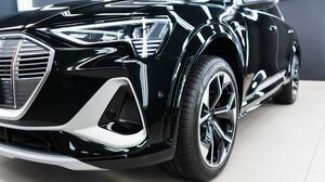 E-Tron Black