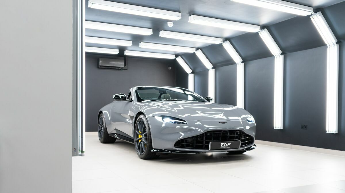 V8 Vantage Roadster China Grey