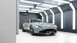 V8 Vantage Roadster China Grey