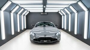 V8 Vantage Roadster China Grey