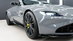 V8 Vantage Roadster China Grey
