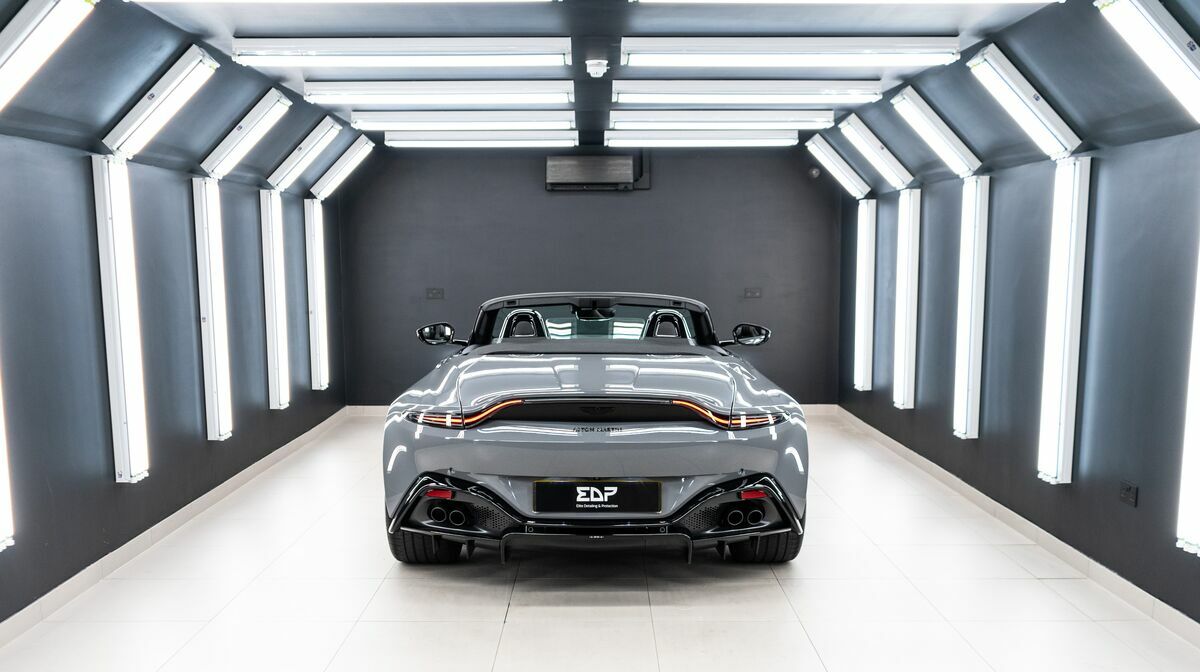 V8 Vantage Roadster China Grey