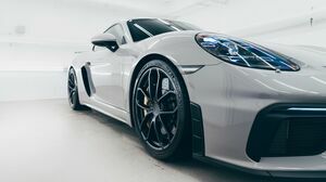 718 GT4 Crayon