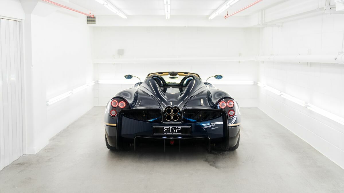 Huayra Roadster Blue Carbon