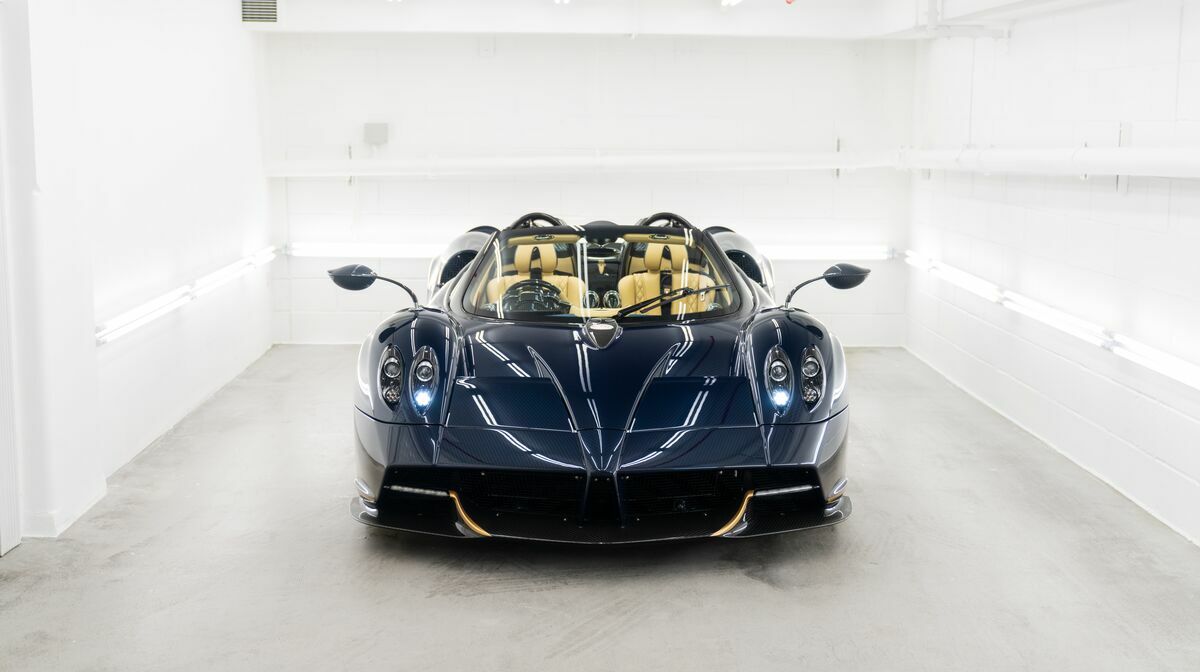 Huayra Roadster Blue Carbon