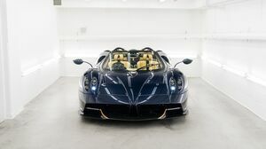 Huayra Roadster Blue Carbon
