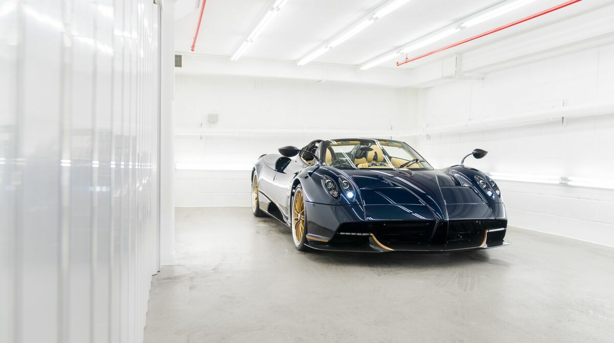Huayra Roadster Blue Carbon