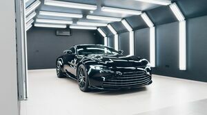 V8 Vantage Onyx Black
