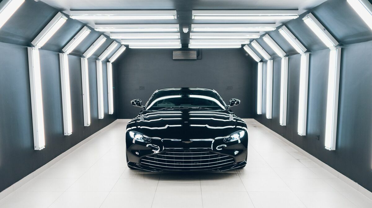V8 Vantage Onyx Black