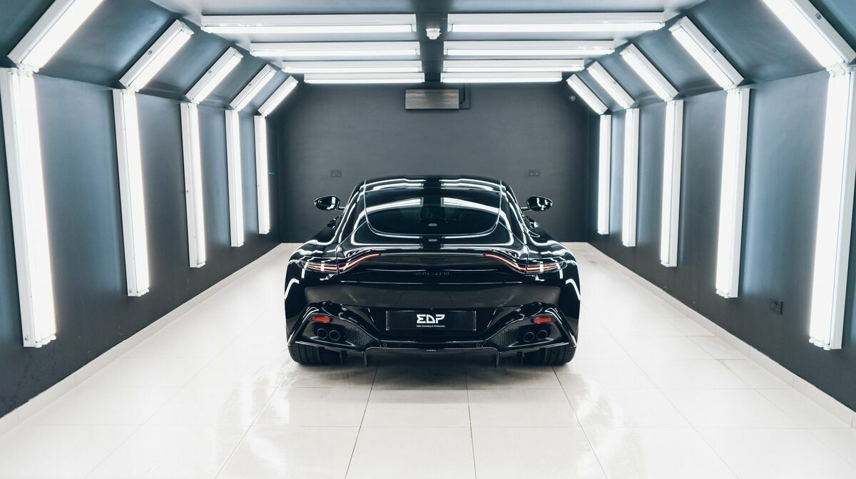 V8 Vantage Onyx Black