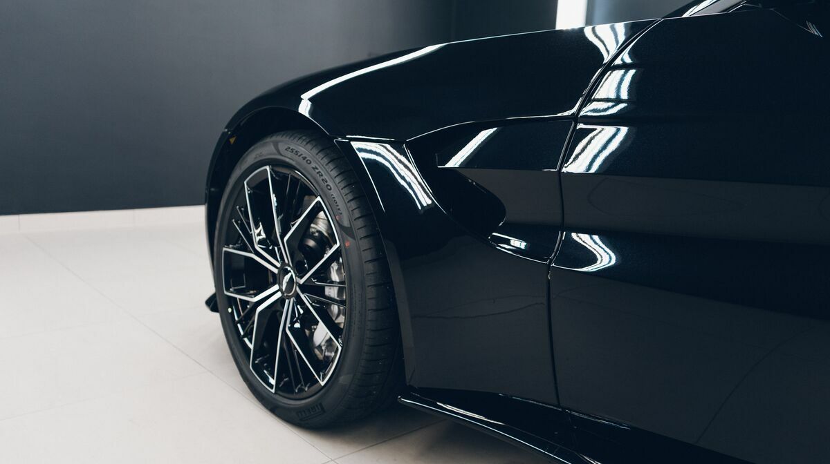 V8 Vantage Onyx Black